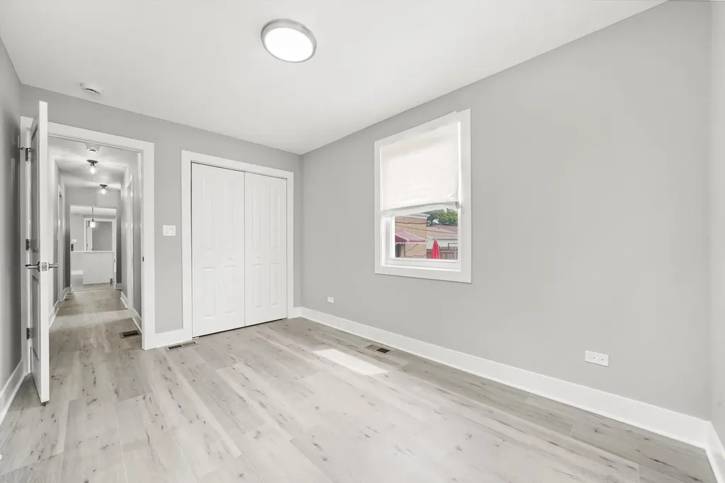819 East 98th Place Chicago IL 60628