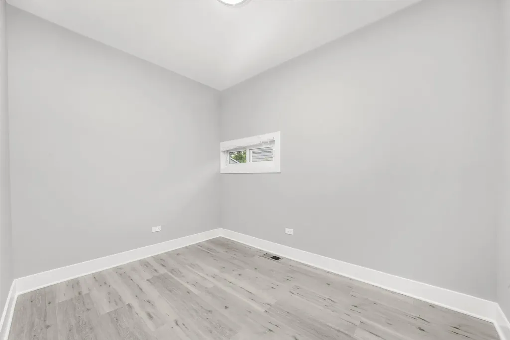 819 East 98th Place Chicago IL 60628