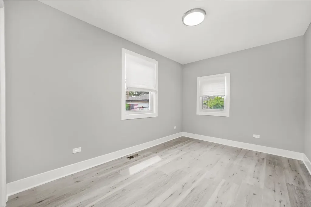819 East 98th Place Chicago IL 60628