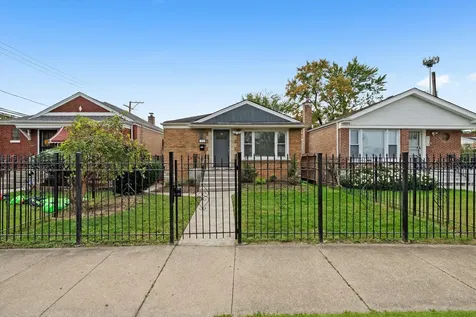819 East 98th Place Chicago IL 60628