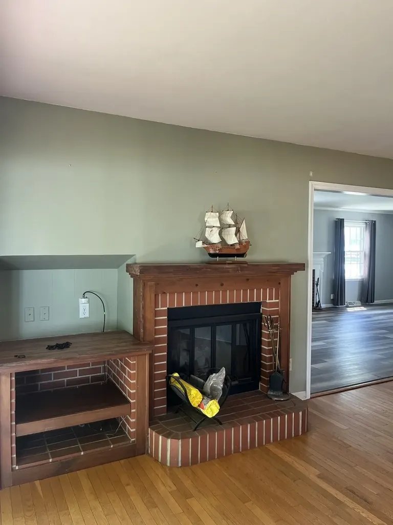 2221 Mayflower Drive Aurora IL 60506
