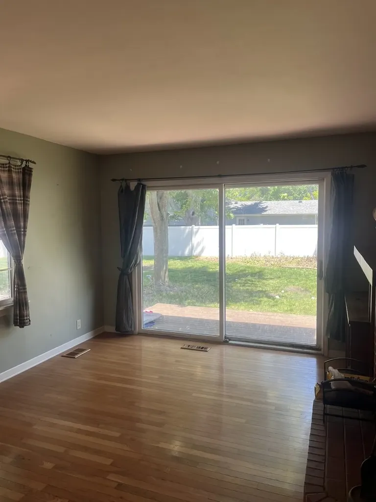 2221 Mayflower Drive Aurora IL 60506