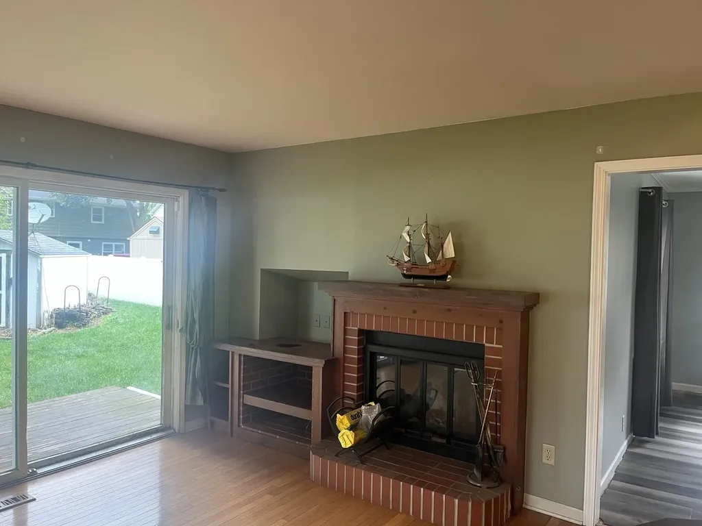 2221 Mayflower Drive Aurora IL 60506