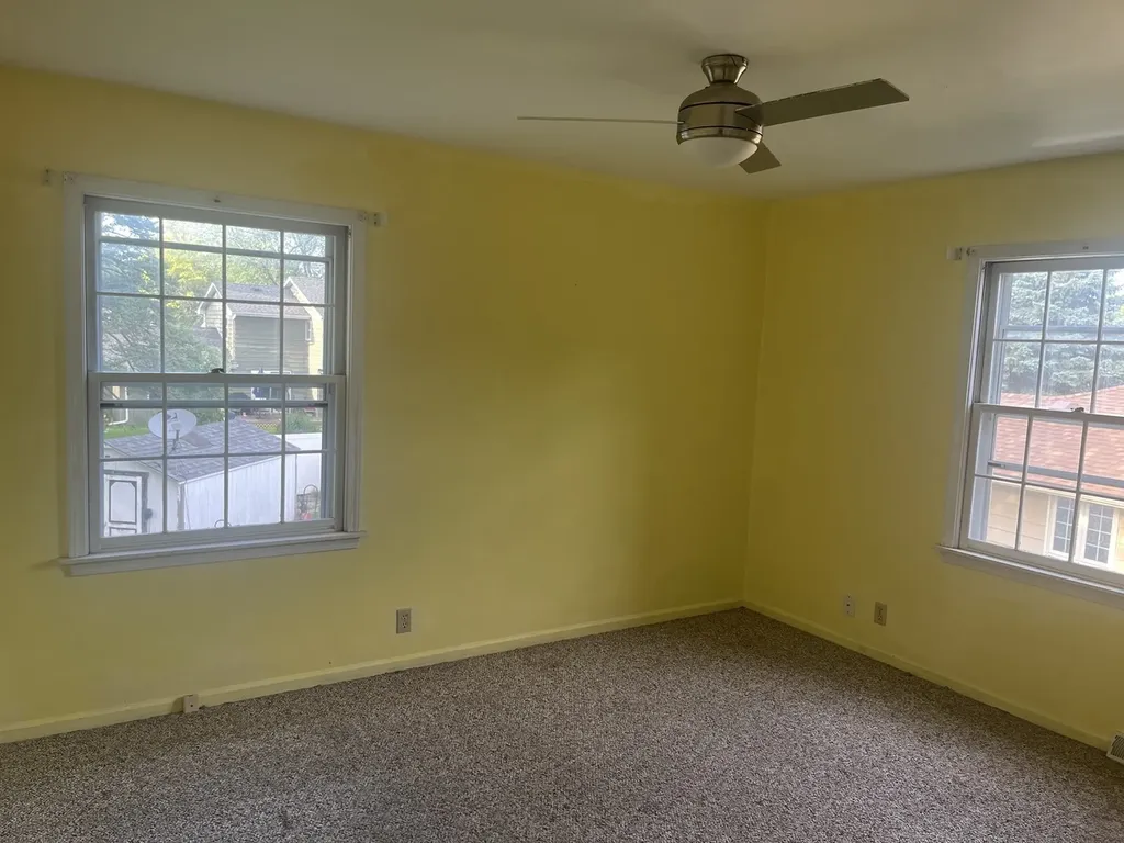 2221 Mayflower Drive Aurora IL 60506