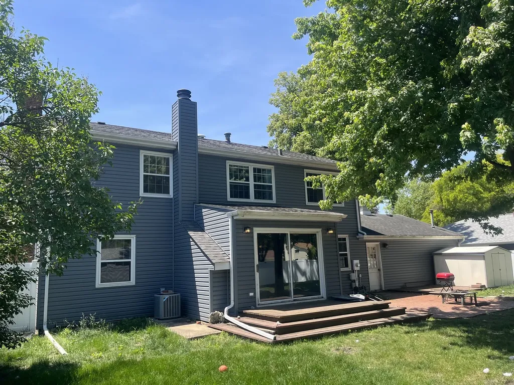 2221 Mayflower Drive Aurora IL 60506