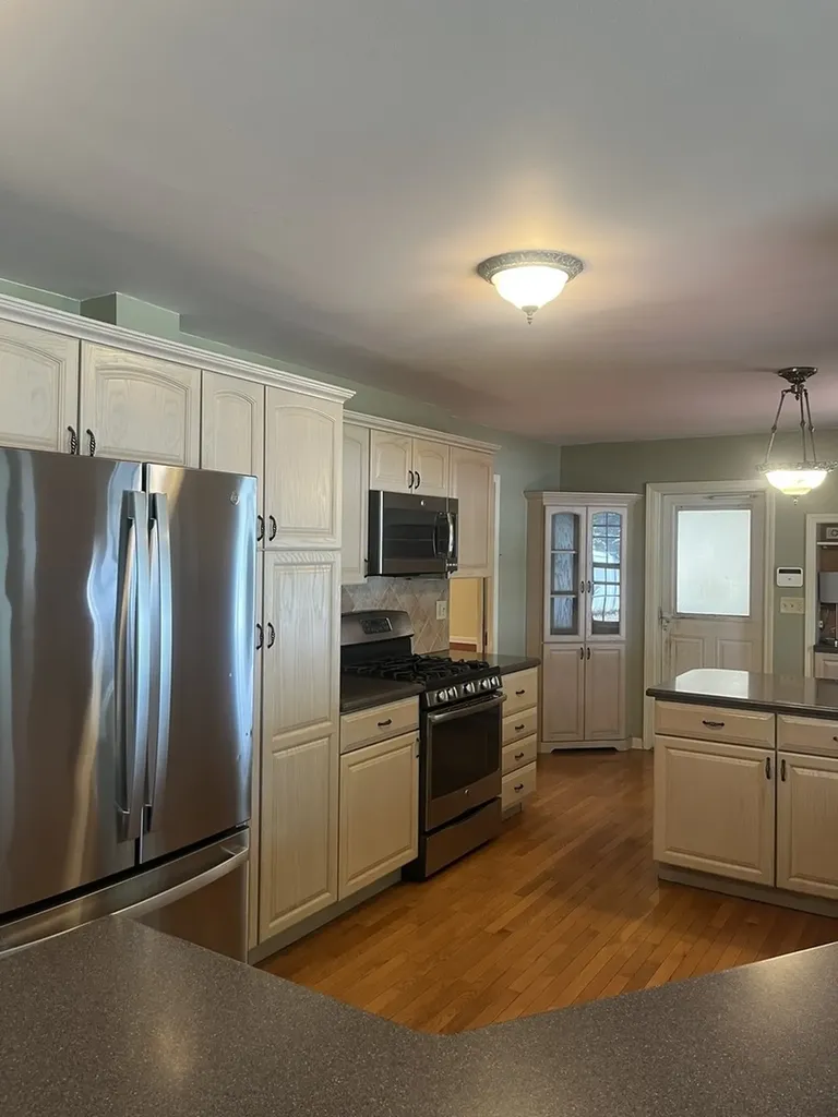 2221 Mayflower Drive Aurora IL 60506