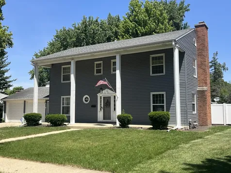 2221 Mayflower Drive Aurora IL 60506