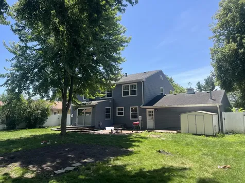 2221 Mayflower Drive Aurora IL 60506
