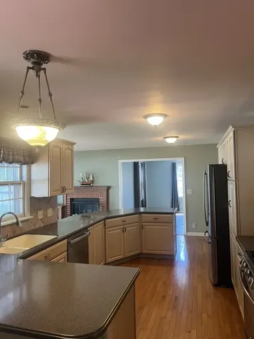 2221 Mayflower Drive Aurora IL 60506