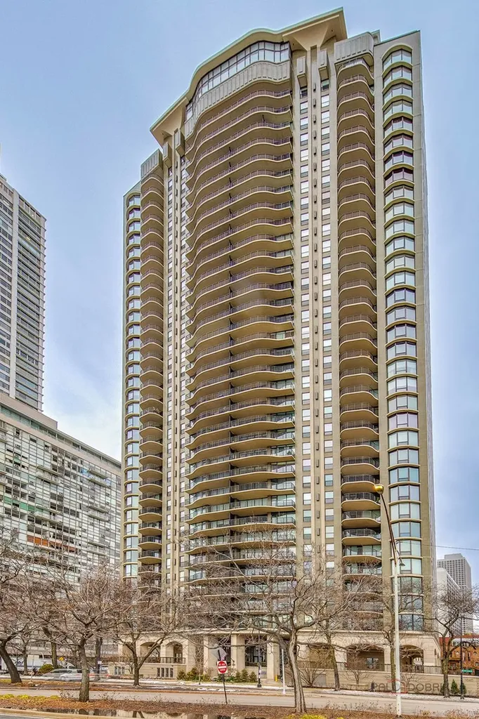 1040 North Lake Shore Drive Chicago IL 60611