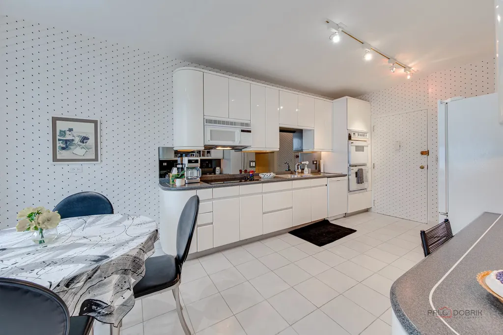 1040 North Lake Shore Drive Chicago IL 60611