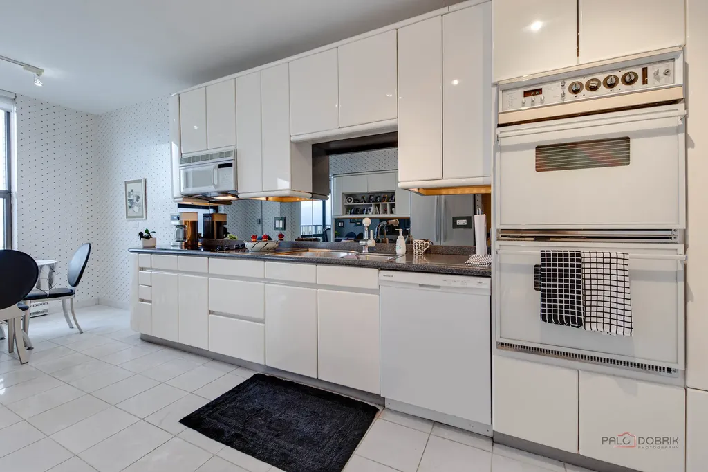 1040 North Lake Shore Drive Chicago IL 60611