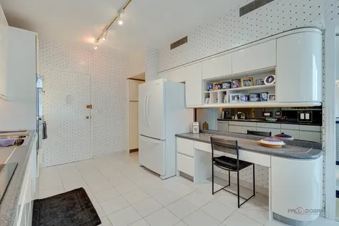 1040 North Lake Shore Drive Chicago IL 60611