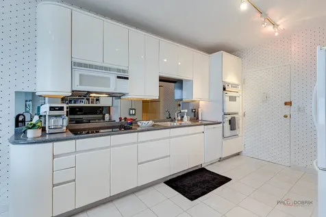1040 North Lake Shore Drive Chicago IL 60611