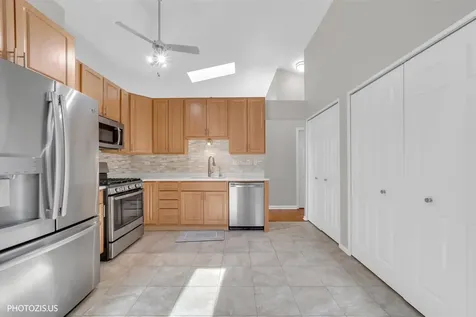 74 Bedford Road Mundelein IL 60060