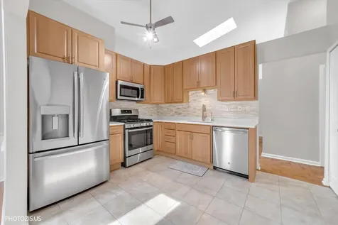 74 Bedford Road Mundelein IL 60060