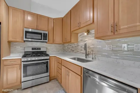 74 Bedford Road Mundelein IL 60060