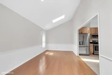 74 Bedford Road Mundelein IL 60060