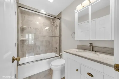 74 Bedford Road Mundelein IL 60060
