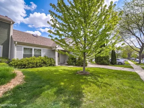 74 Bedford Road Mundelein IL 60060