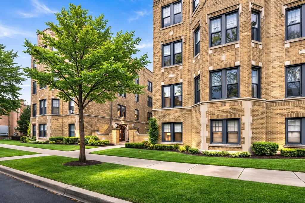 2344 West Addison Street Chicago IL 60618
