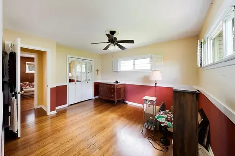 1081 Wilson Drive Des Plaines IL 60016