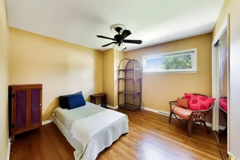 1081 Wilson Drive Des Plaines IL 60016
