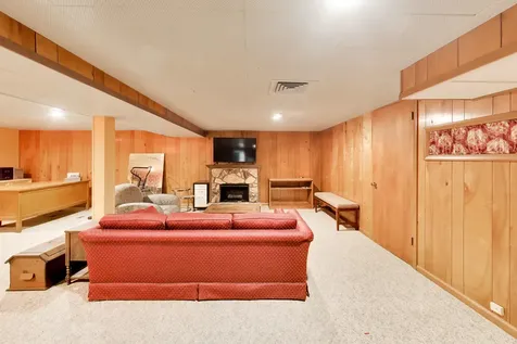 1081 Wilson Drive Des Plaines IL 60016