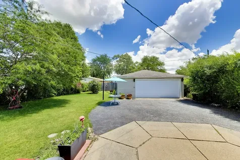 1081 Wilson Drive Des Plaines IL 60016
