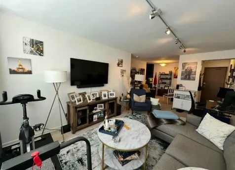 619 West Stratford Place Chicago IL 60657