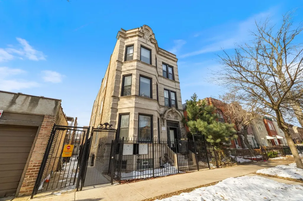 928 South Claremont Avenue Chicago IL 60612