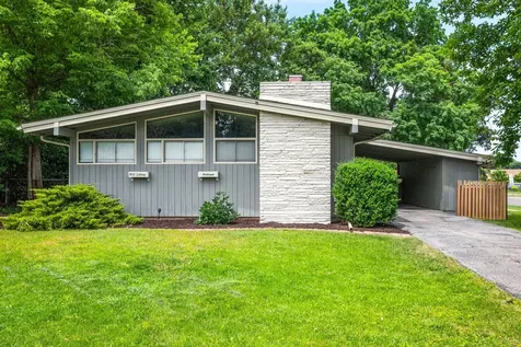 602 Colton Avenue Bloomington IL 61701