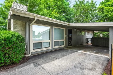 602 Colton Avenue Bloomington IL 61701