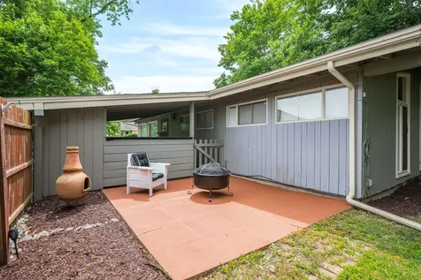 602 Colton Avenue Bloomington IL 61701
