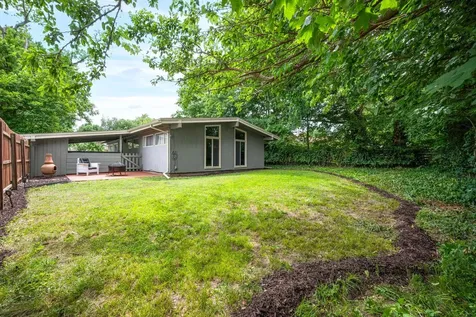 602 Colton Avenue Bloomington IL 61701