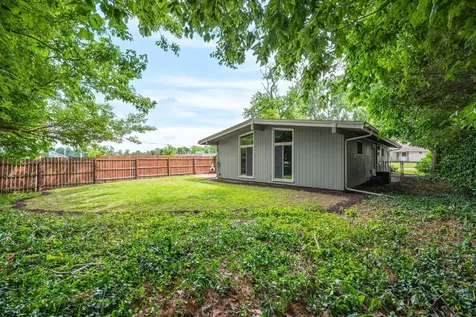602 Colton Avenue Bloomington IL 61701