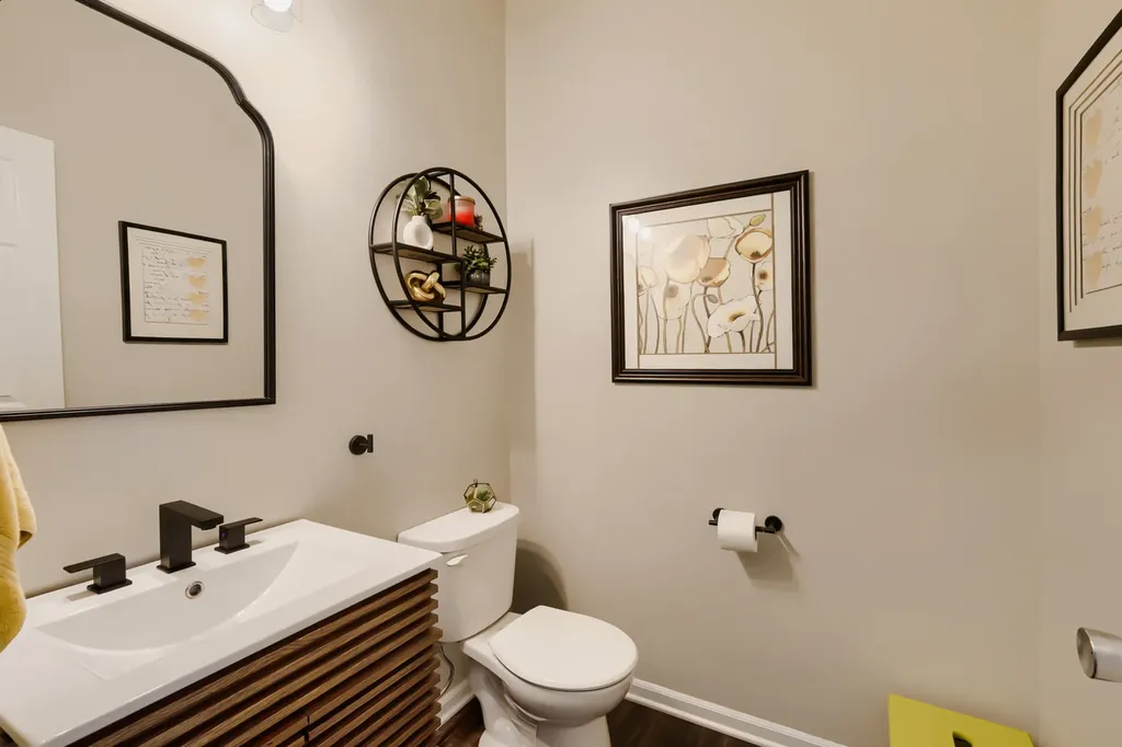 563 Camellia Avenue Aurora IL 60505