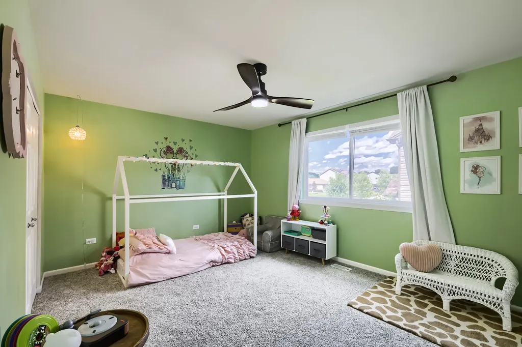 563 Camellia Avenue Aurora IL 60505