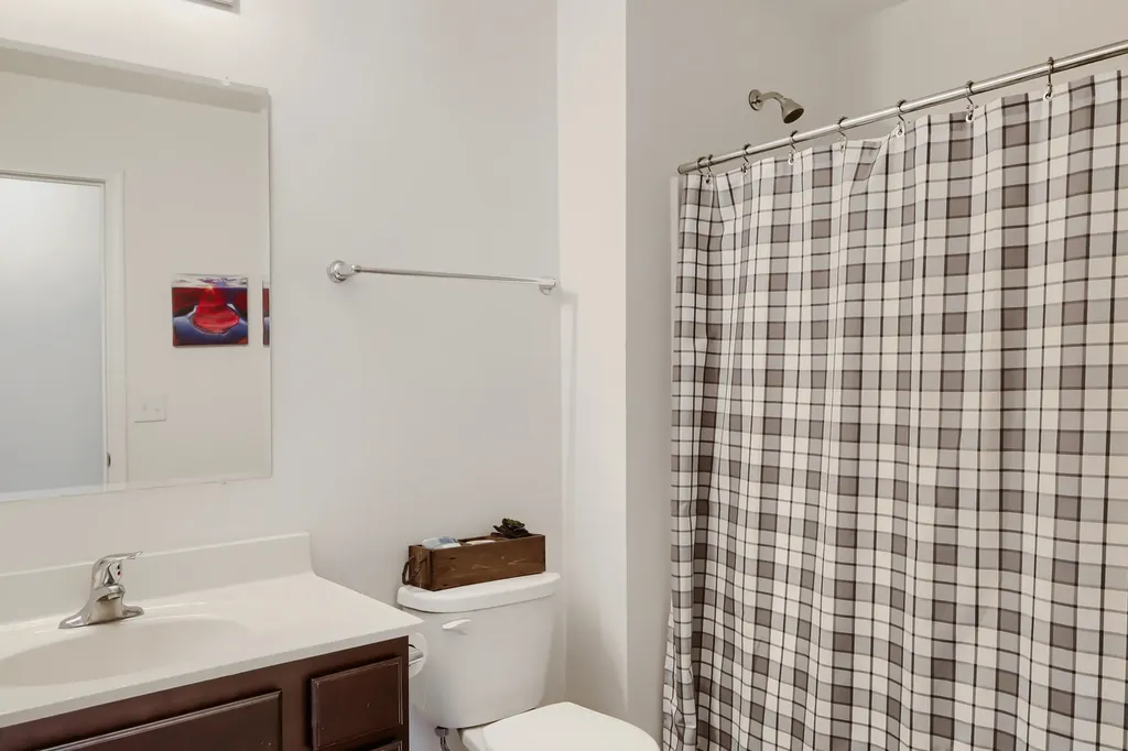 563 Camellia Avenue Aurora IL 60505