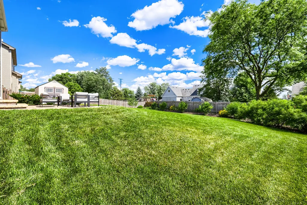 563 Camellia Avenue Aurora IL 60505