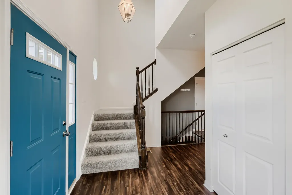 563 Camellia Avenue Aurora IL 60505