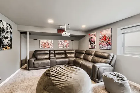 563 Camellia Avenue Aurora IL 60505