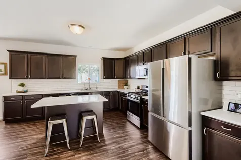 563 Camellia Avenue Aurora IL 60505