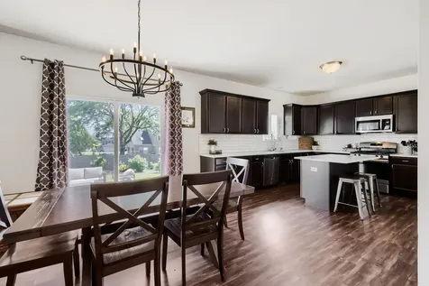 563 Camellia Avenue Aurora IL 60505