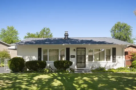114 Mccabe Drive Streamwood IL 60107