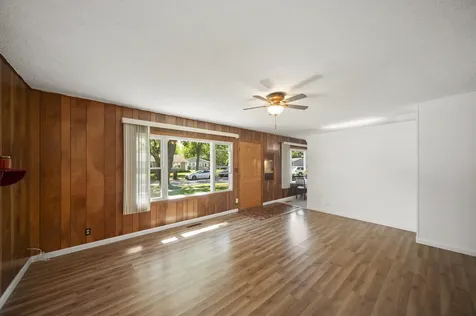 114 Mccabe Drive Streamwood IL 60107