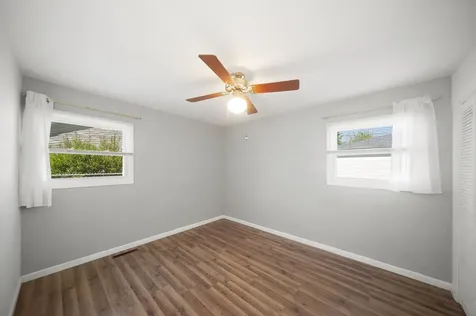 114 Mccabe Drive Streamwood IL 60107