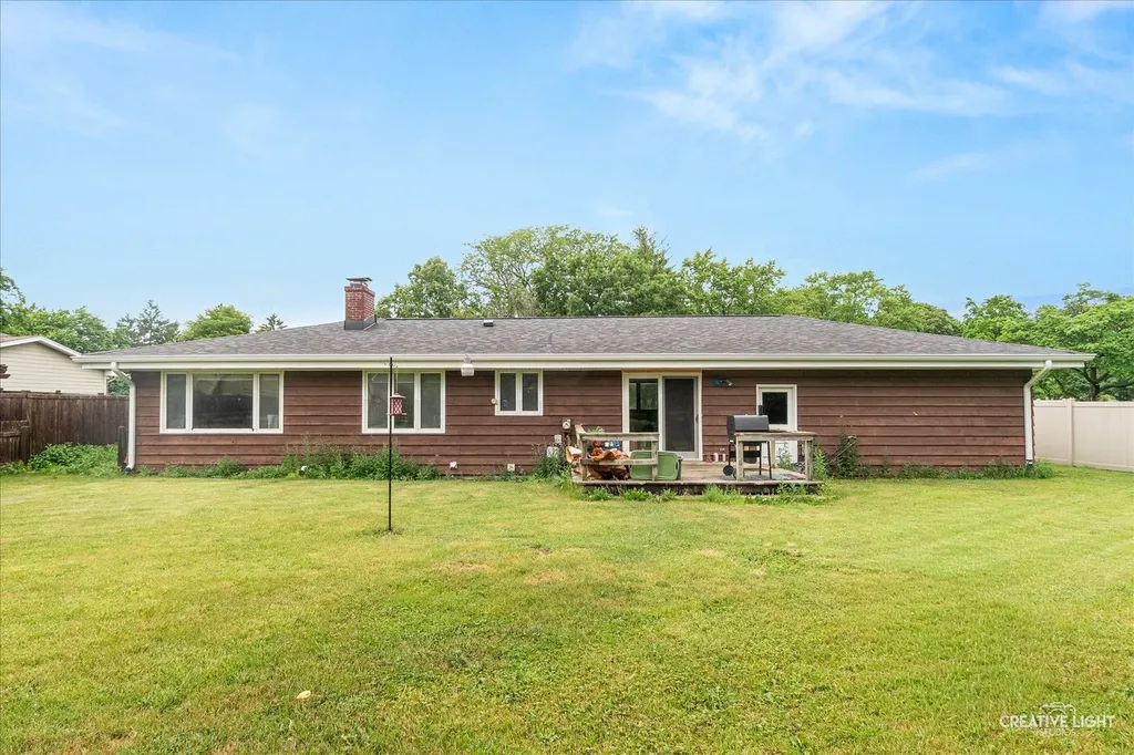 2270 Sans Souci Drive Aurora IL 60506