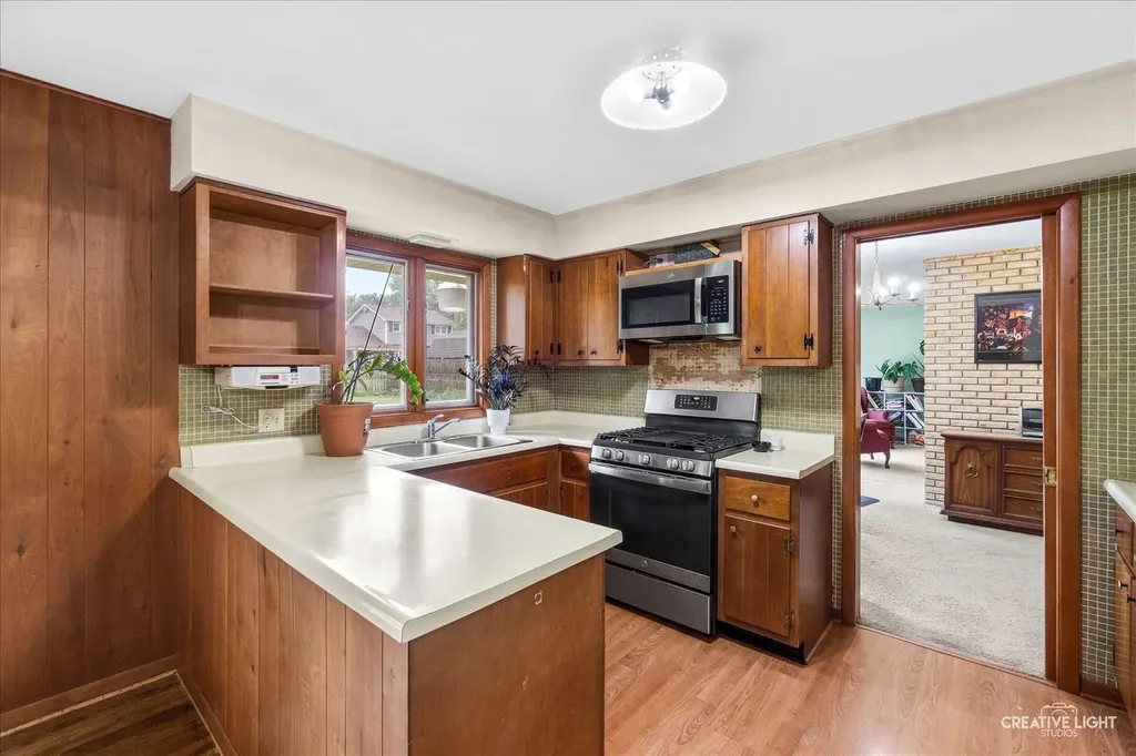 2270 Sans Souci Drive Aurora IL 60506