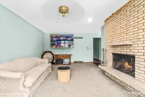 2270 Sans Souci Drive Aurora IL 60506